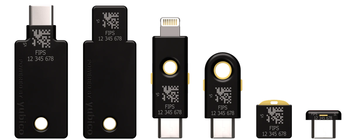 Svih šest izvedbi YubiKey 5 FIPS serije poredanih jedna do druge: 5C NFC, 5 NFC, 5Ci, 5C, 5 Nano i 5C Nano